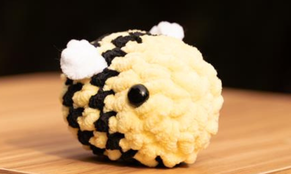 Crochet bumble bee